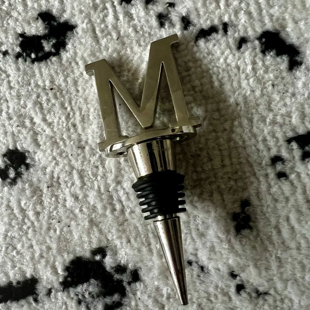 M letter wine stopper